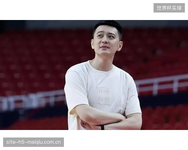 杨鸣指导打造联盟顶级防守体系,辽宁队依靠高强度轮转换防加冕防守效率王。 杨鸣指导打造联盟顶级防守体系,辽宁队依靠高强度轮转换防加冕防守效率王。